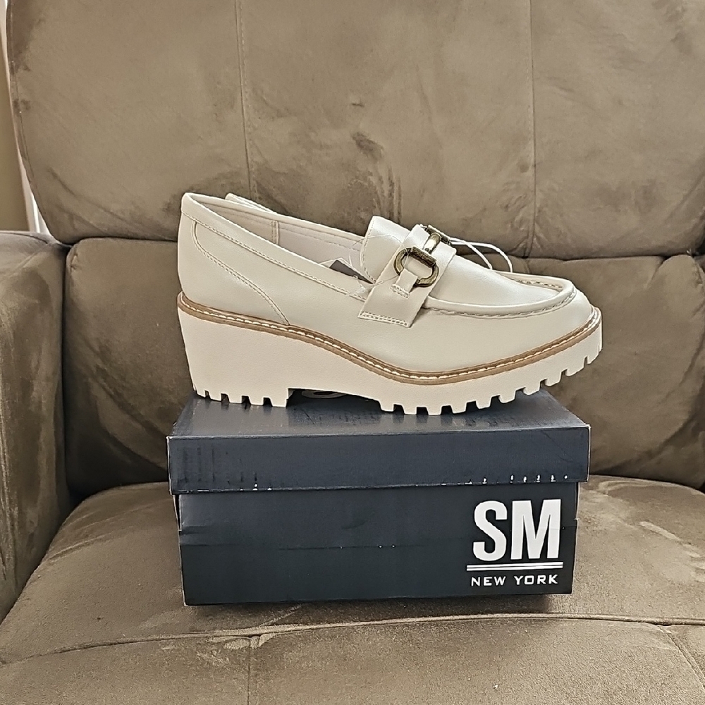 SM New York Women's Cream Loafers
